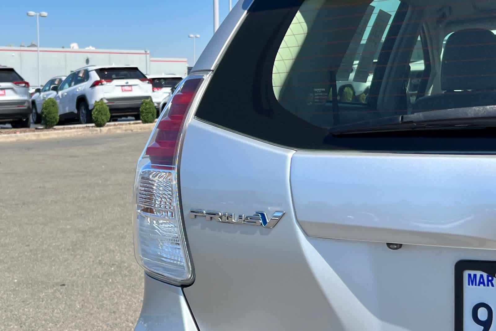 2017 Toyota Prius v Five 30