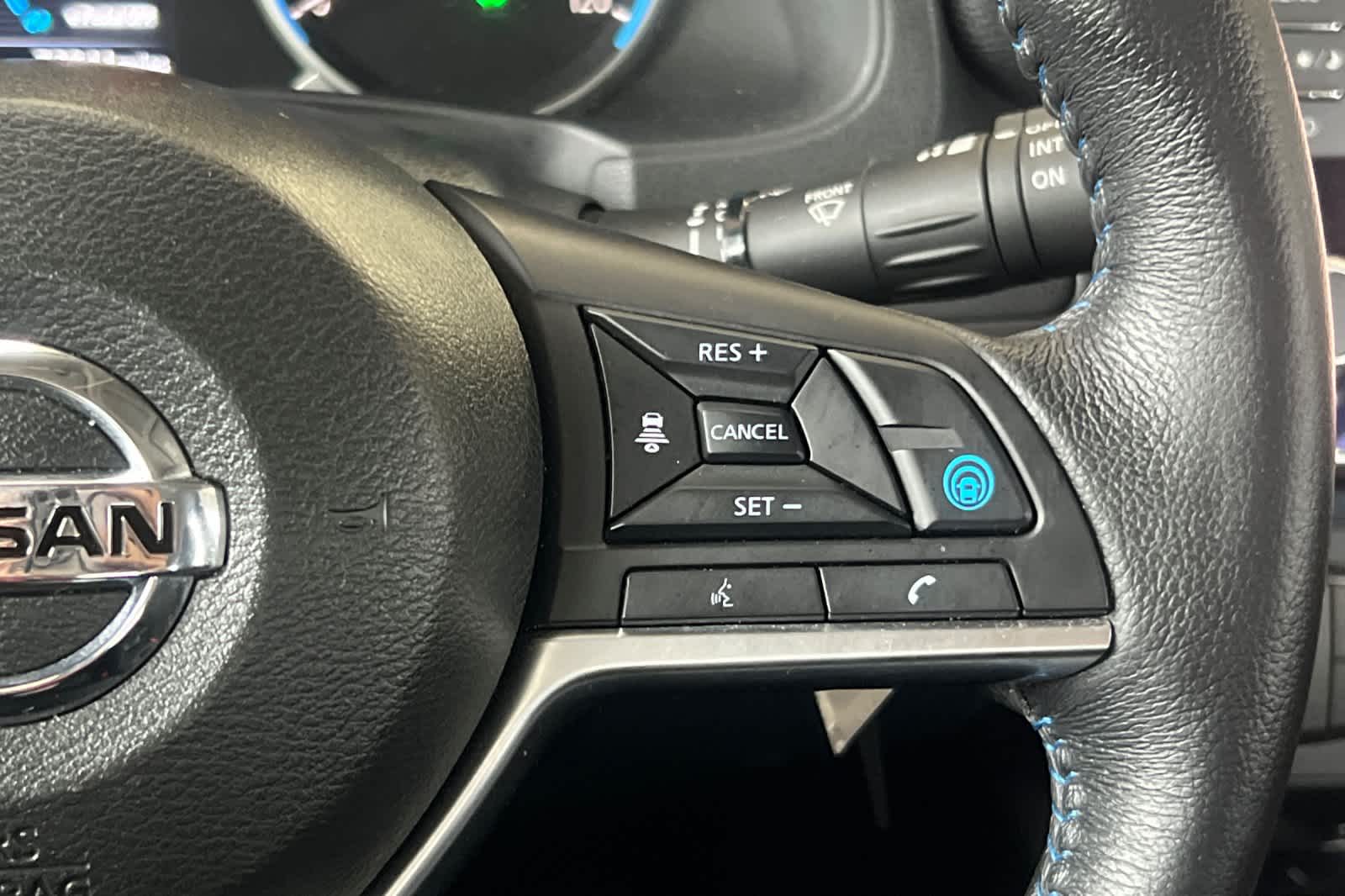 Thumbnail: 2022 Nissan Leaf - 27