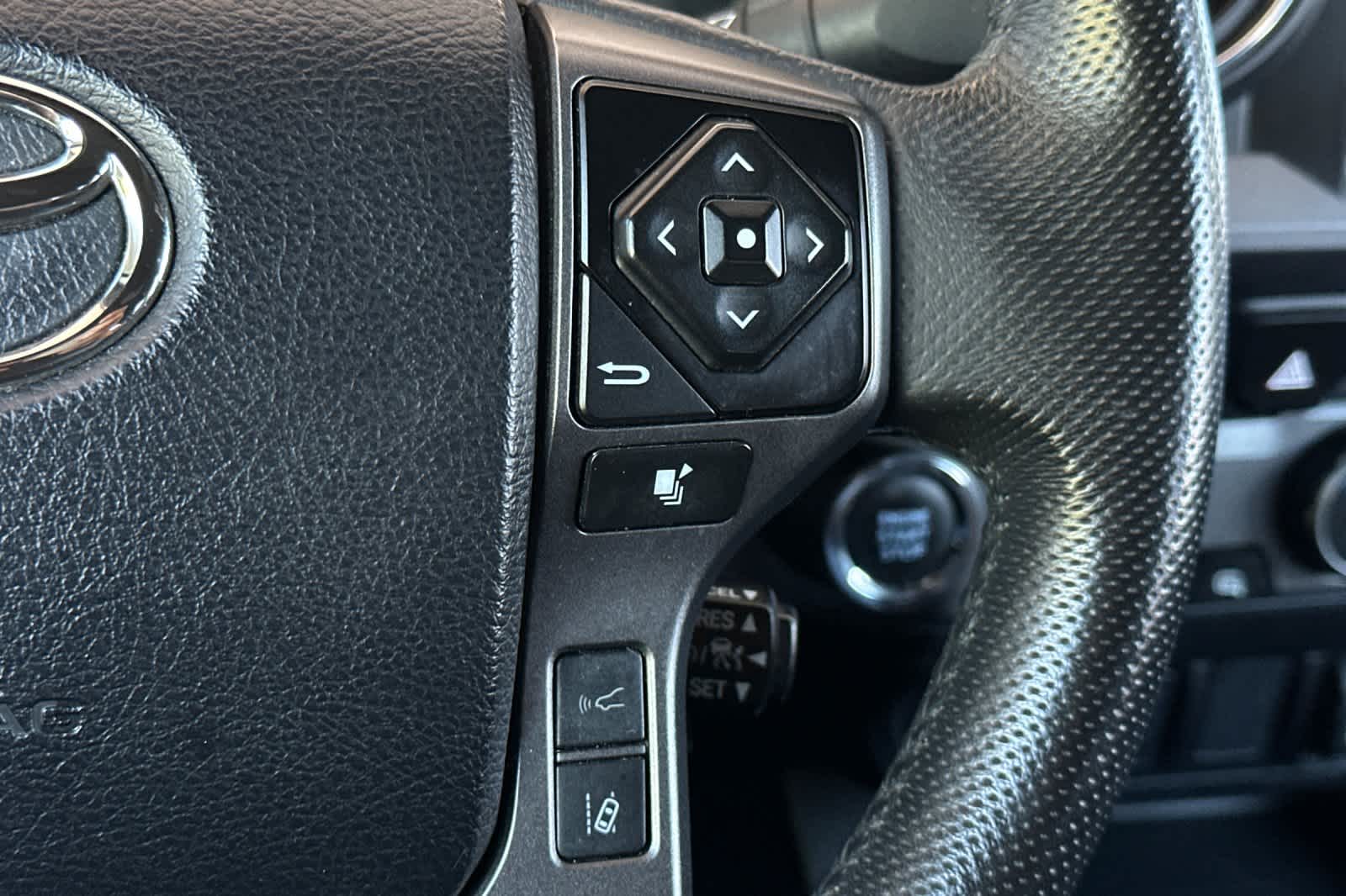 Thumbnail: 2023 Toyota Tacoma - 26