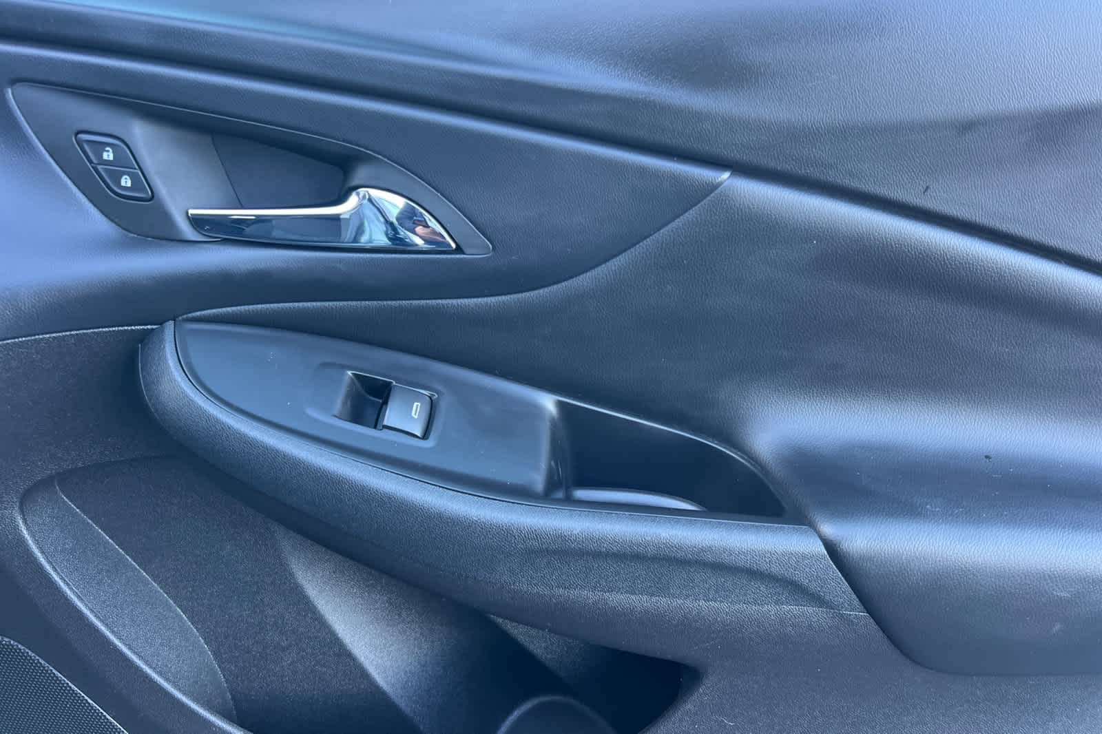 Thumbnail: 2018 Chevrolet Volt - 18