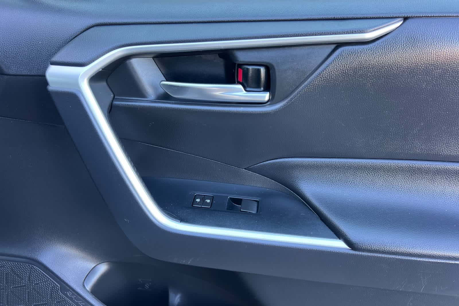 Thumbnail: 2021 Toyota RAV4 - 19