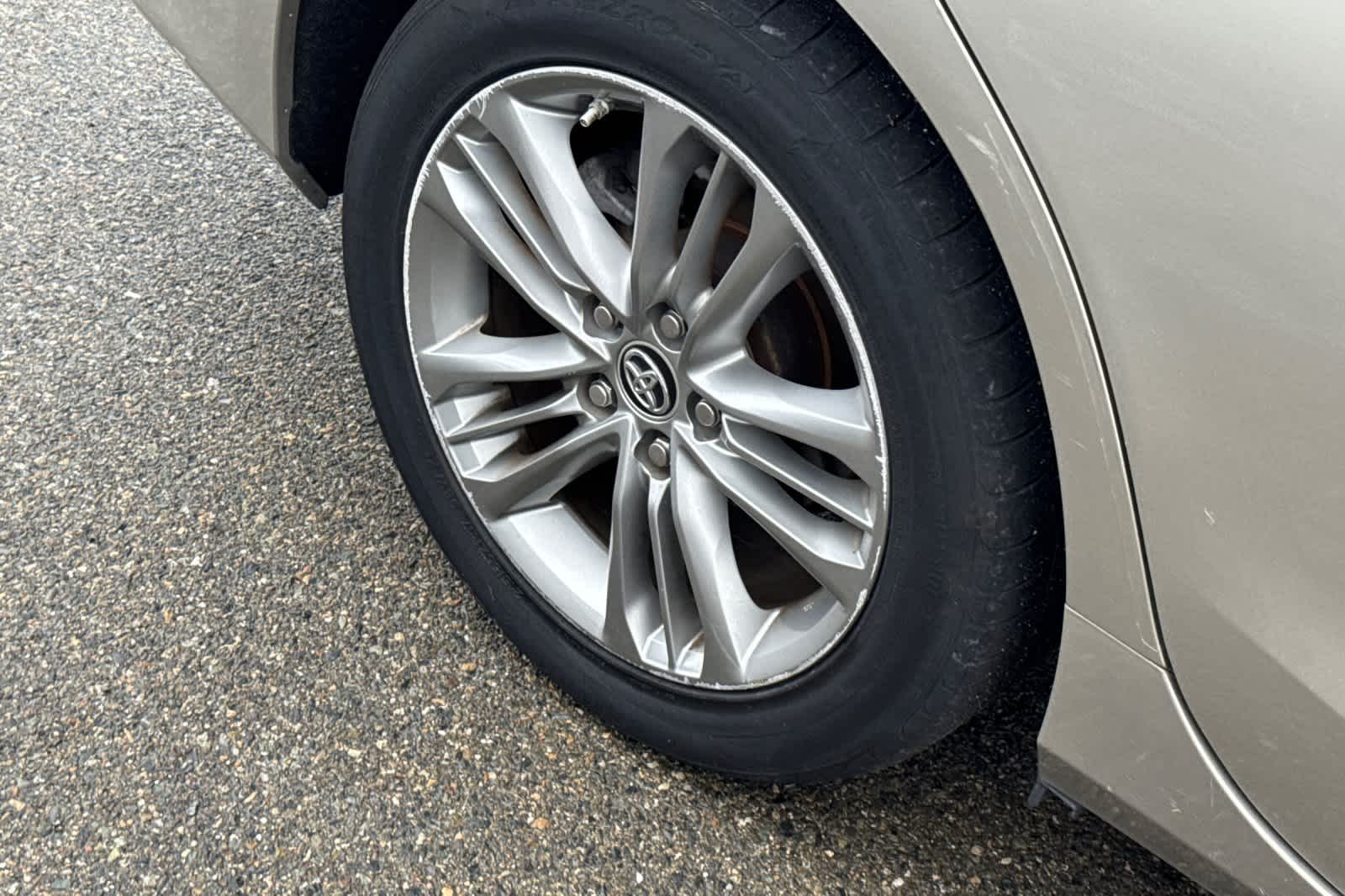 Thumbnail: 2016 Toyota Camry - 14