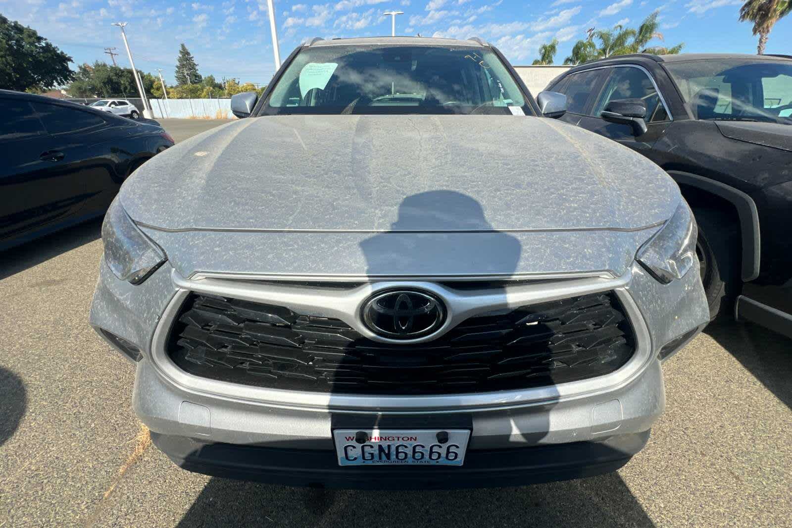 Thumbnail: 2023 Toyota Highlander - 6