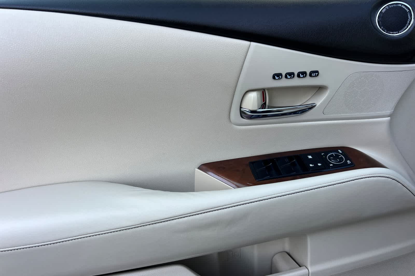 Thumbnail: 2015 Lexus RX - 12