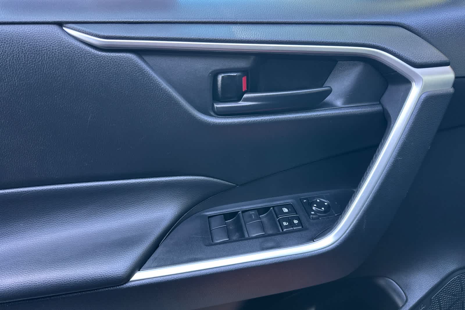 Thumbnail: 2024 Toyota RAV4 - 12