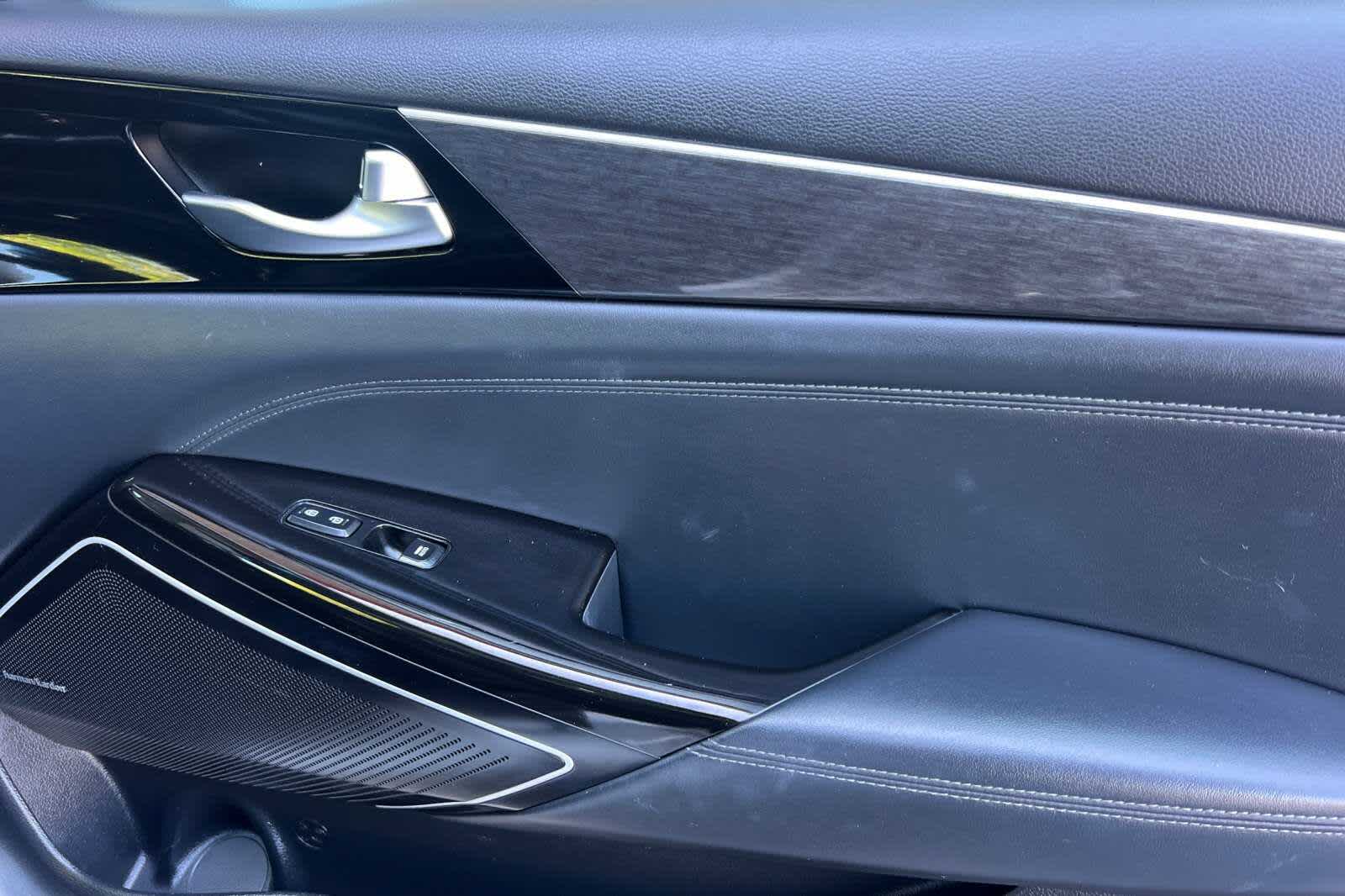 Thumbnail: 2017 Kia Cadenza - 18