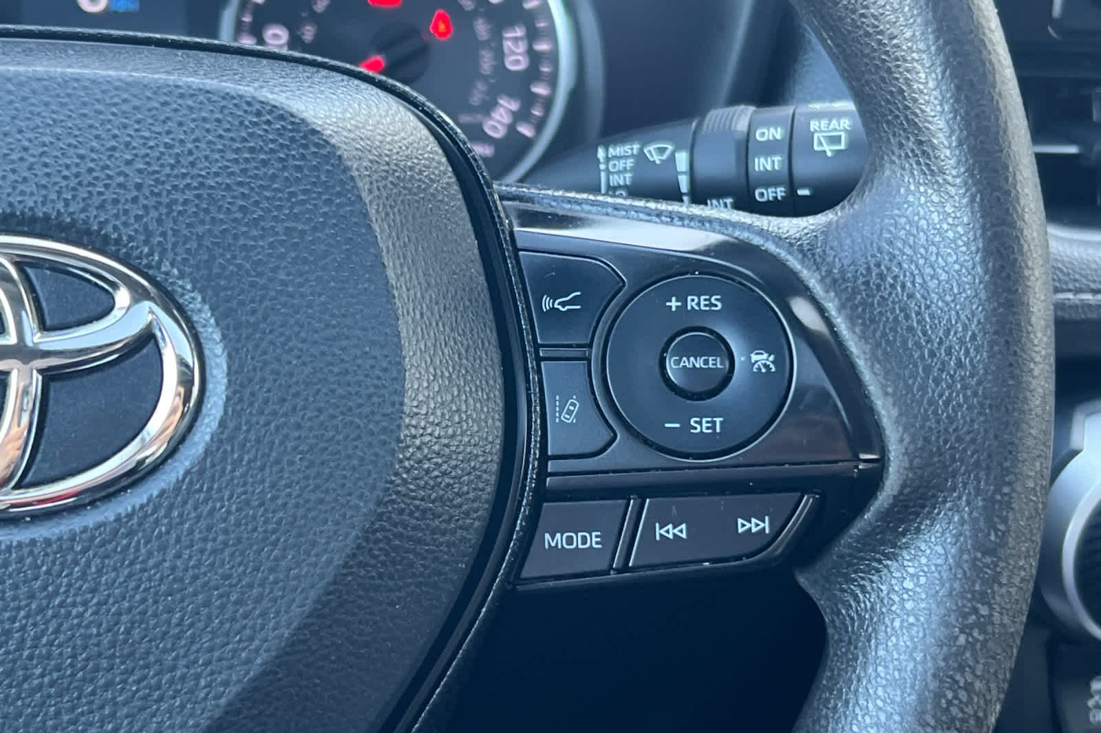 Thumbnail: 2021 Toyota RAV4 - 27