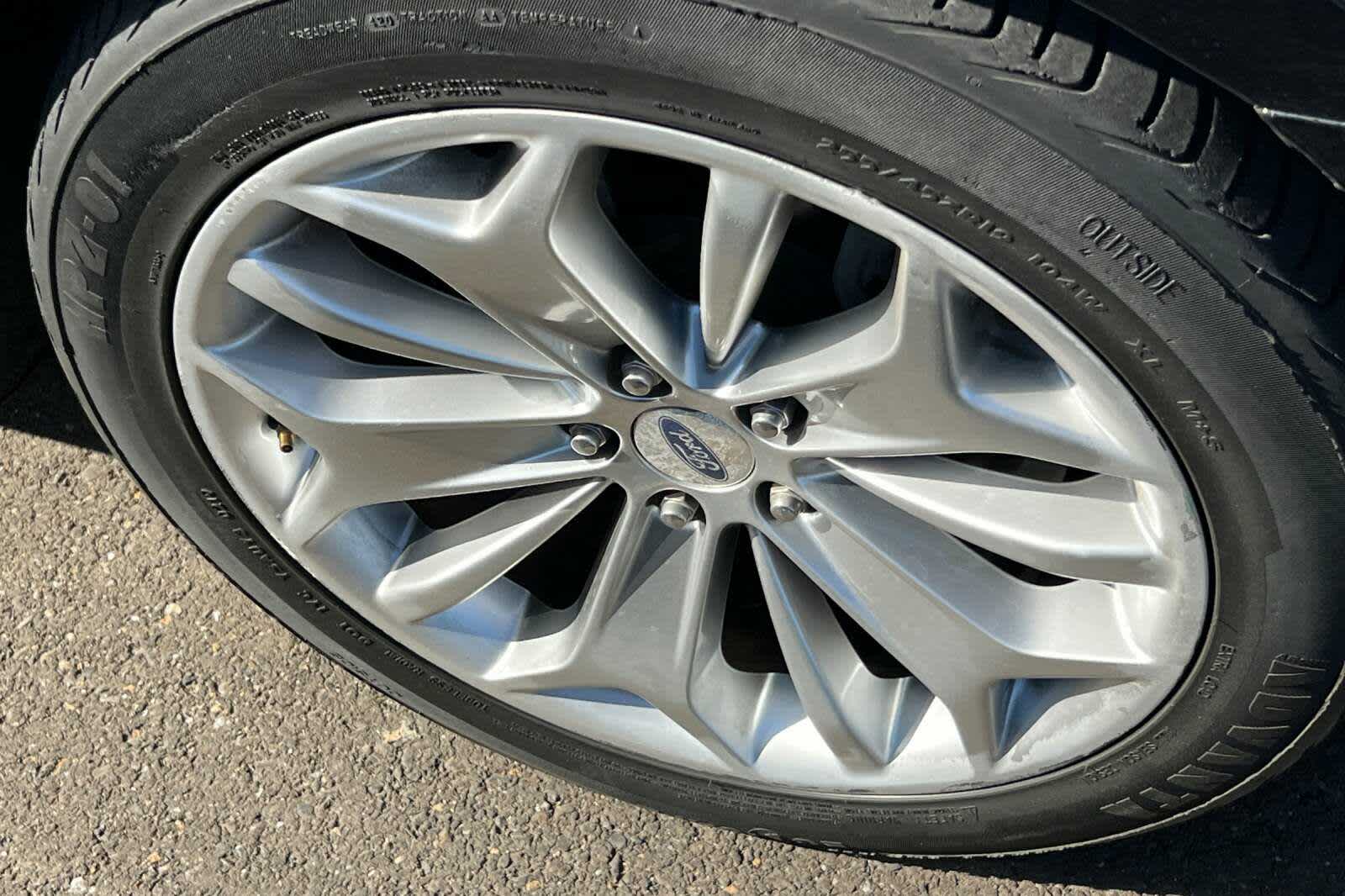 Thumbnail: 2015 Ford Taurus - 12