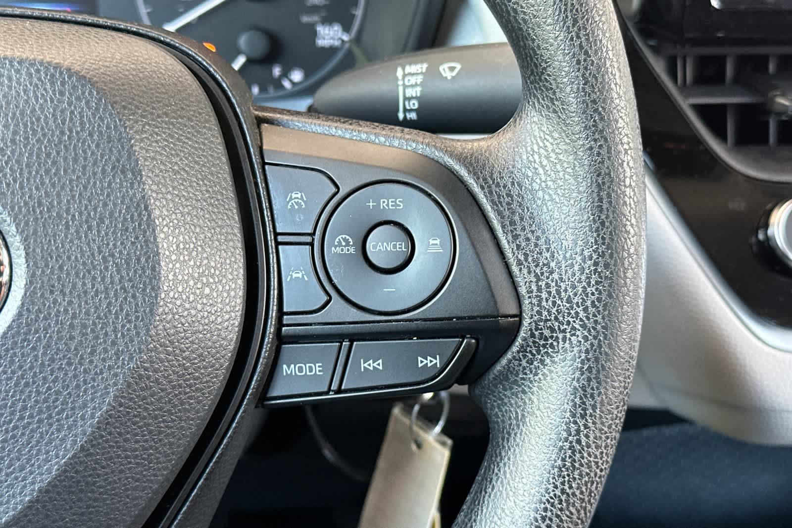 Thumbnail: 2025 Toyota Corolla - 25