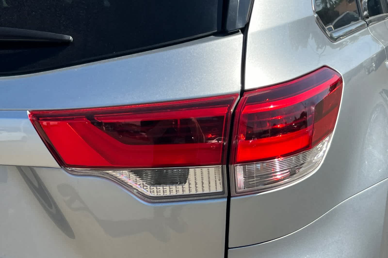 Thumbnail: 2018 Toyota Highlander - 17