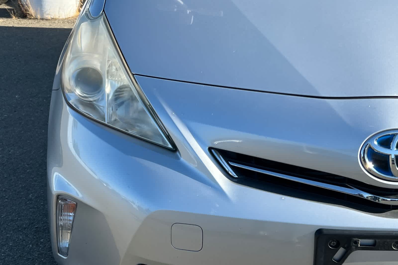 Thumbnail: 2013 Toyota Prius v - 21