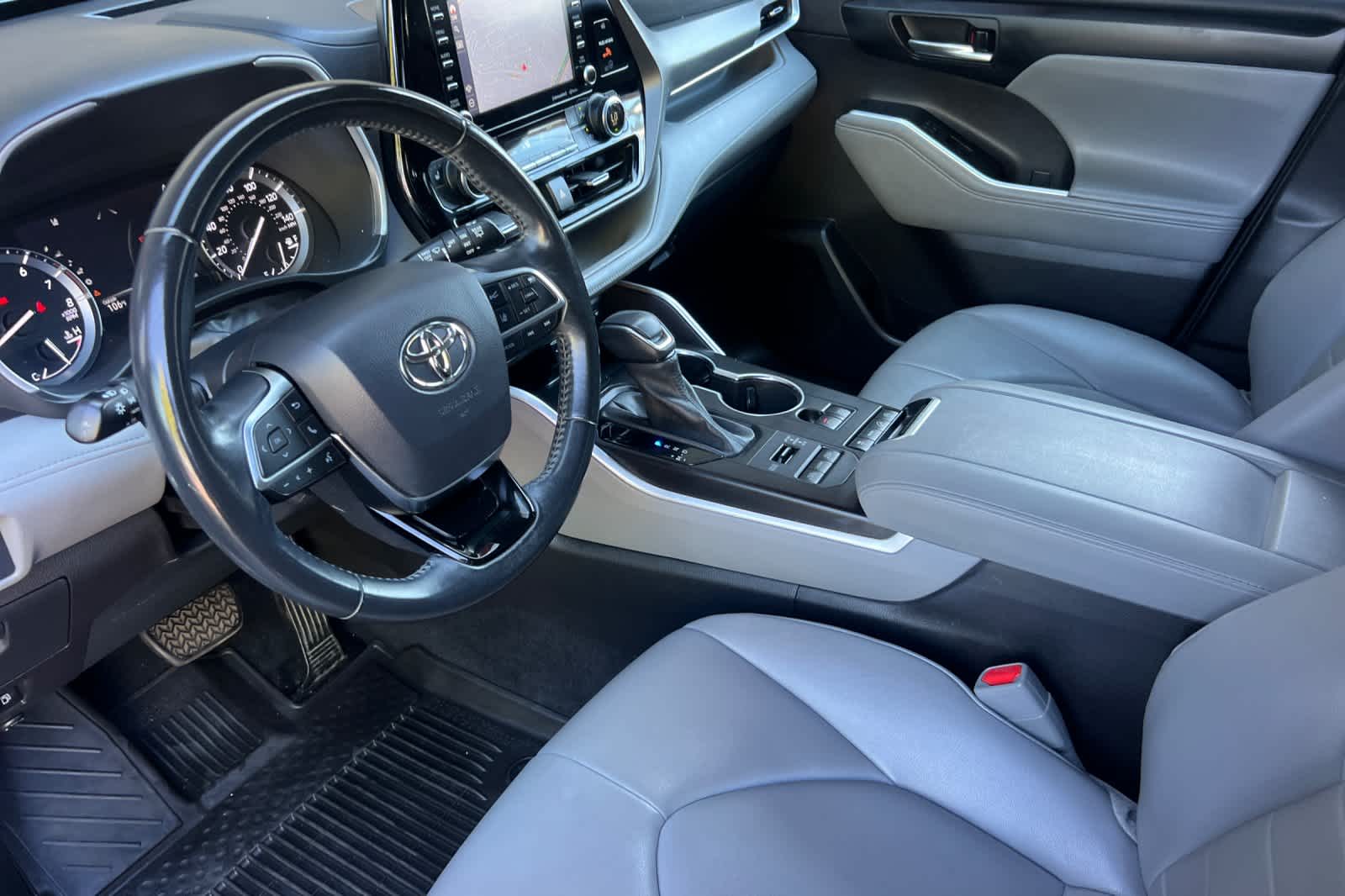 Thumbnail: 2021 Toyota Highlander - 10