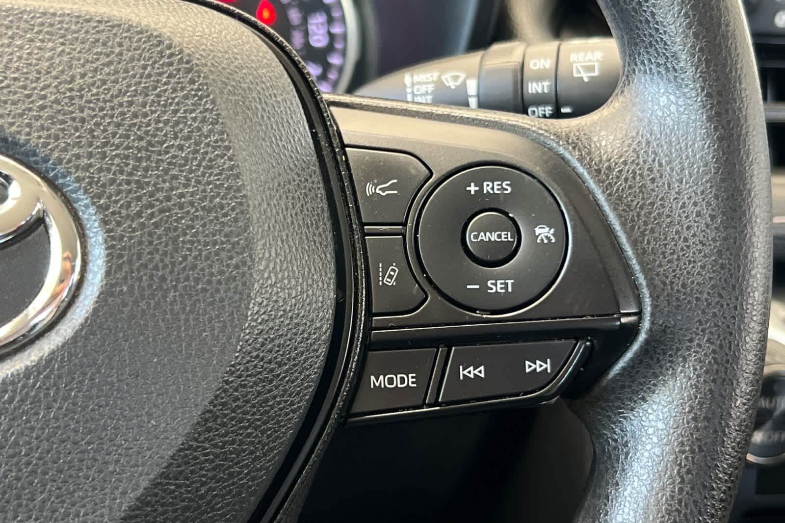 Thumbnail: 2022 Toyota RAV4 - 27