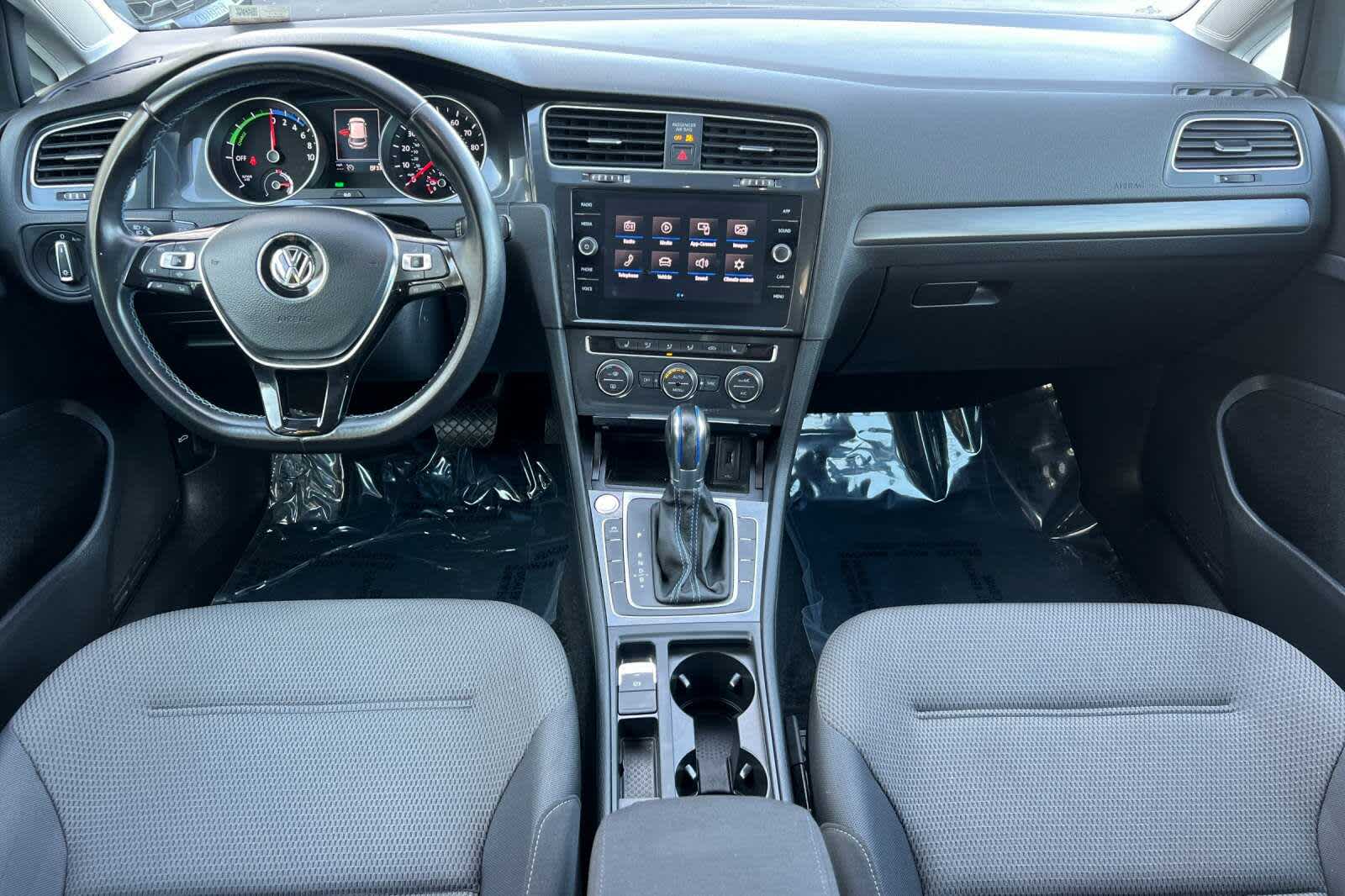 Thumbnail: 2019 Volkswagen e-Golf - 3