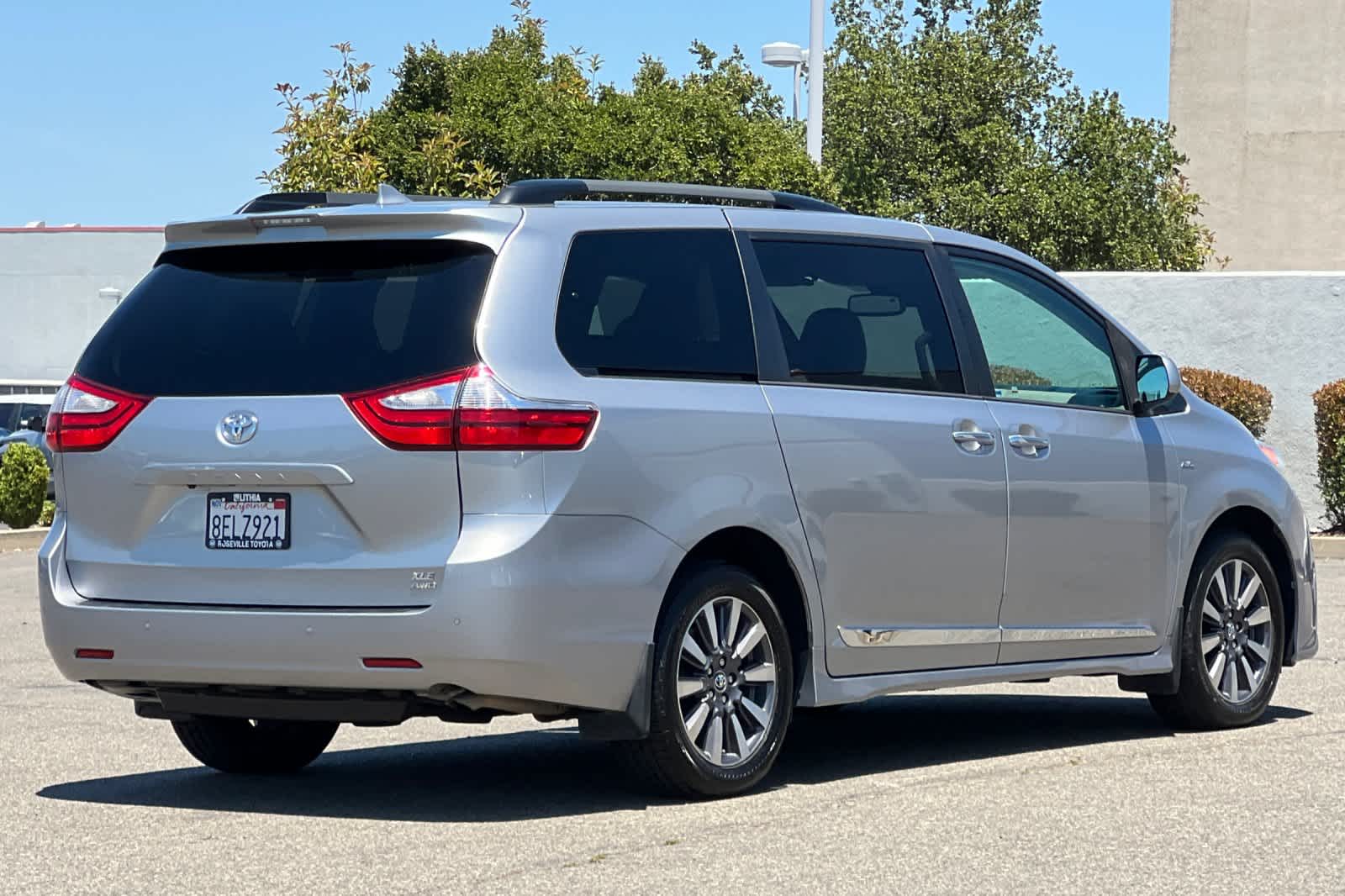 Thumbnail: 2018 Toyota Sienna - 2