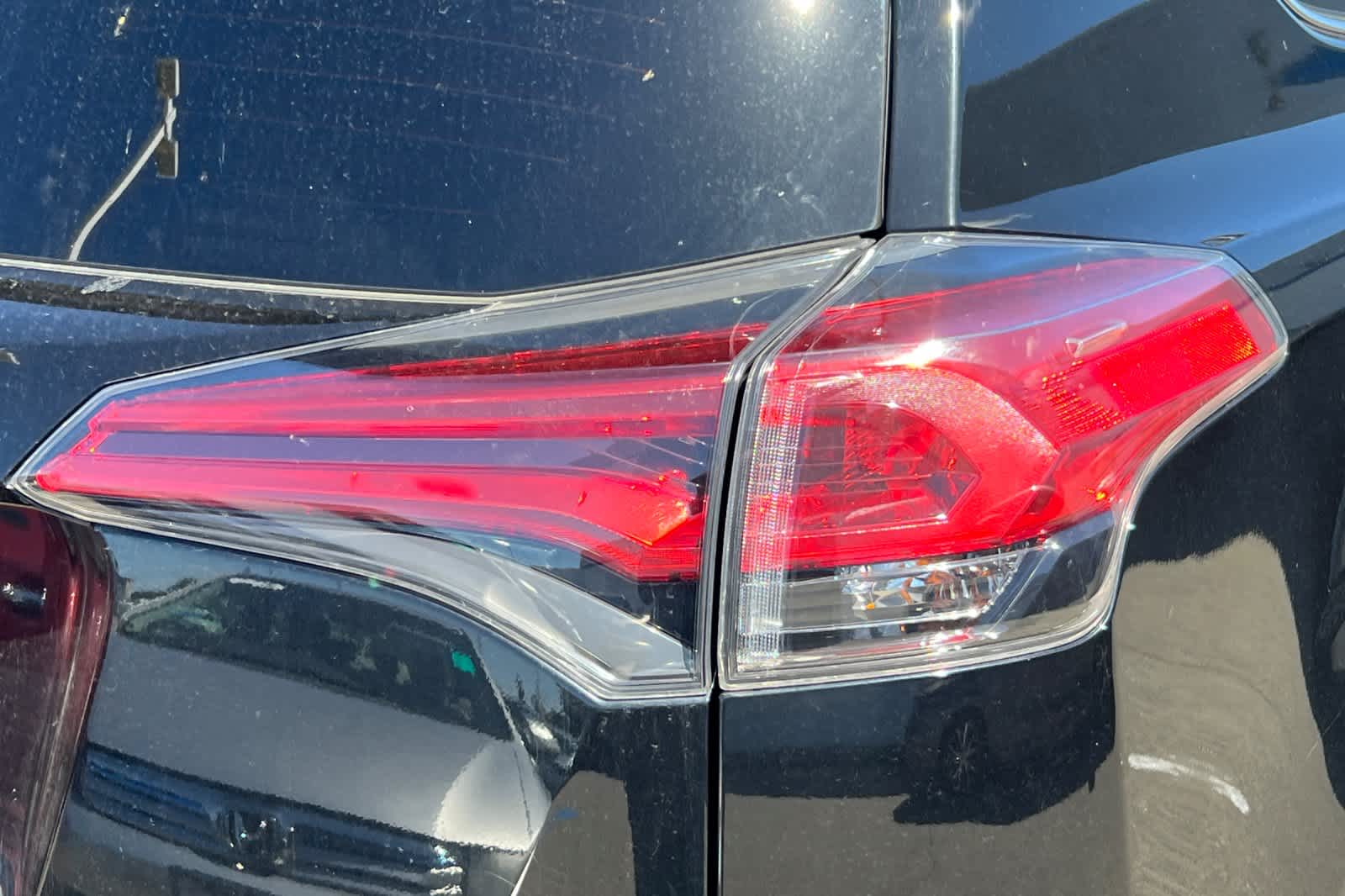 Thumbnail: 2017 Toyota RAV4 - 18