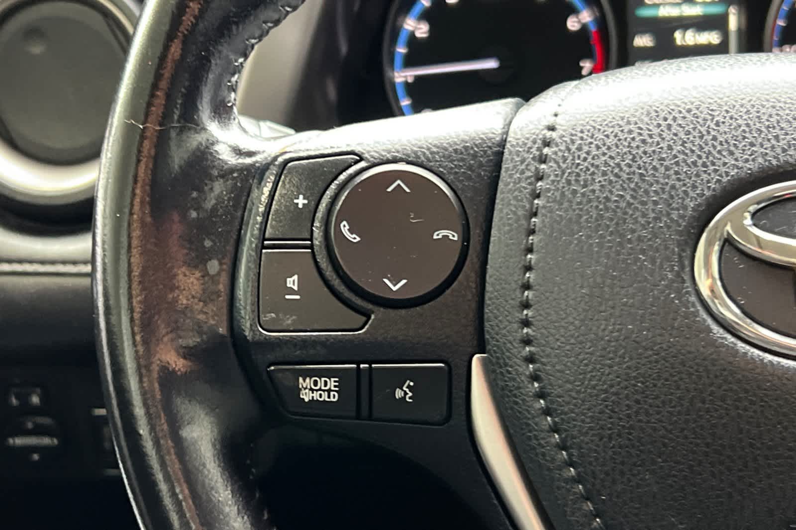 Thumbnail: 2017 Toyota RAV4 - 24