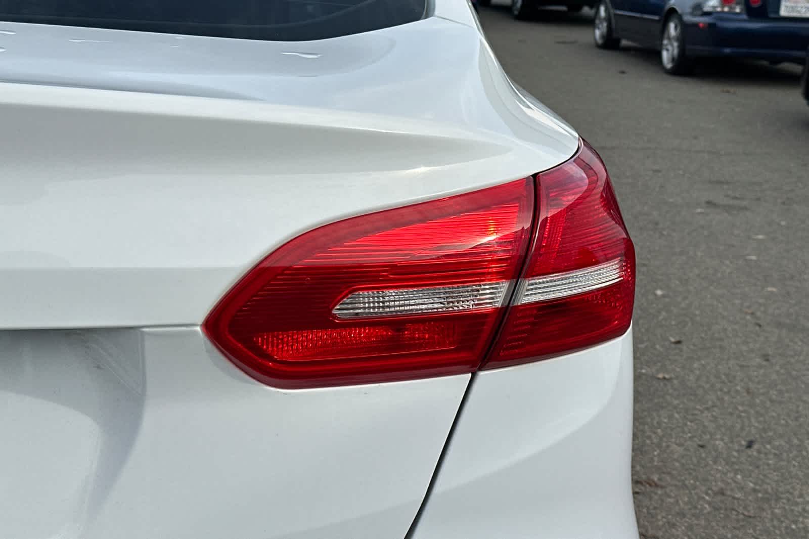 Thumbnail: 2018 Ford Focus - 17