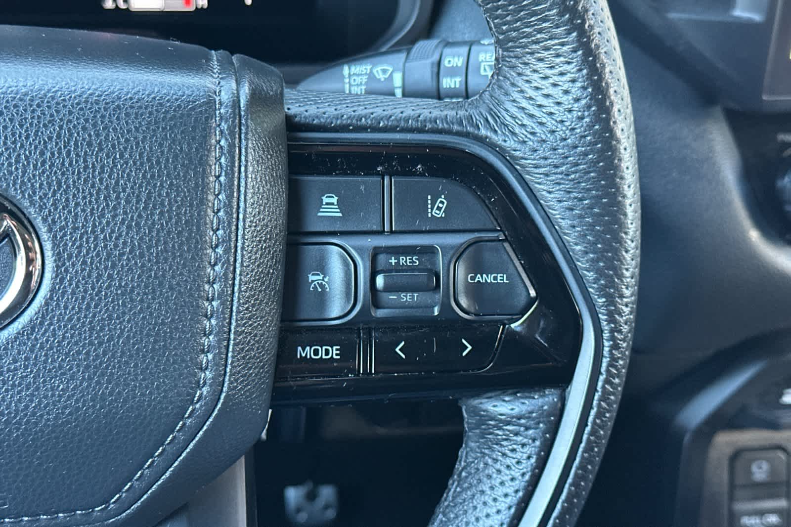 Thumbnail: 2023 Toyota Sequoia - 28