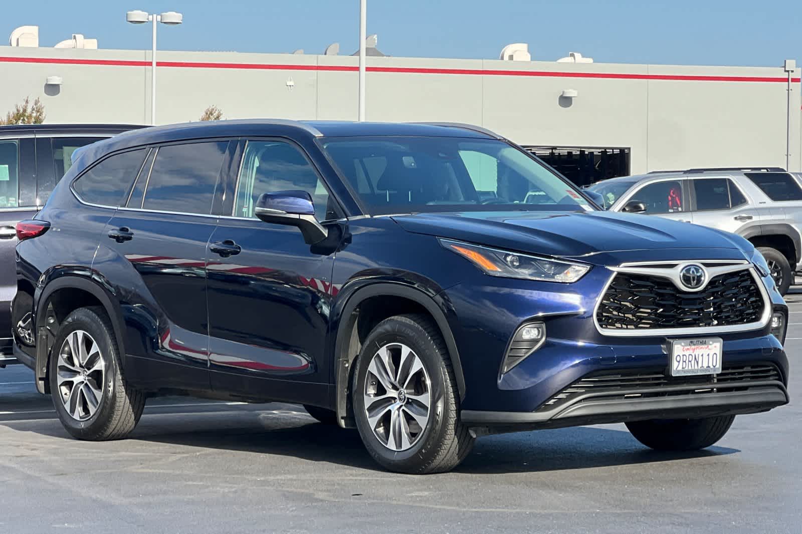 Thumbnail: 2022 Toyota Highlander - 5