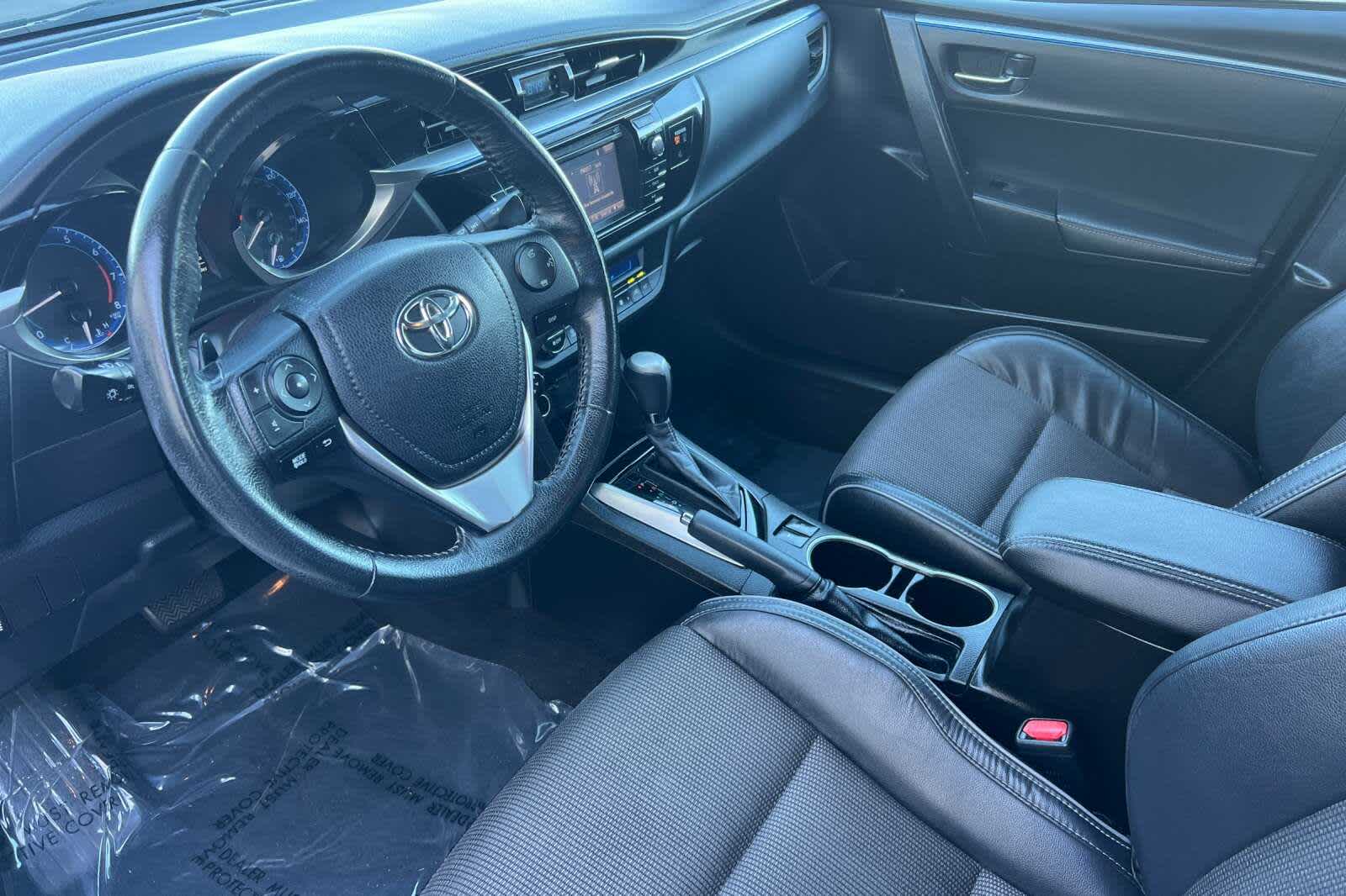 Thumbnail: 2015 Toyota Corolla - 11