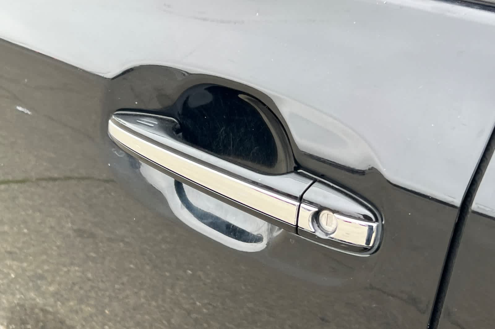 Thumbnail: 2015 Toyota Sienna - 19