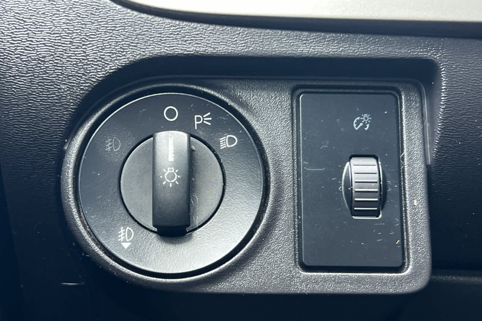 Thumbnail: 2009 Ford Focus - 26