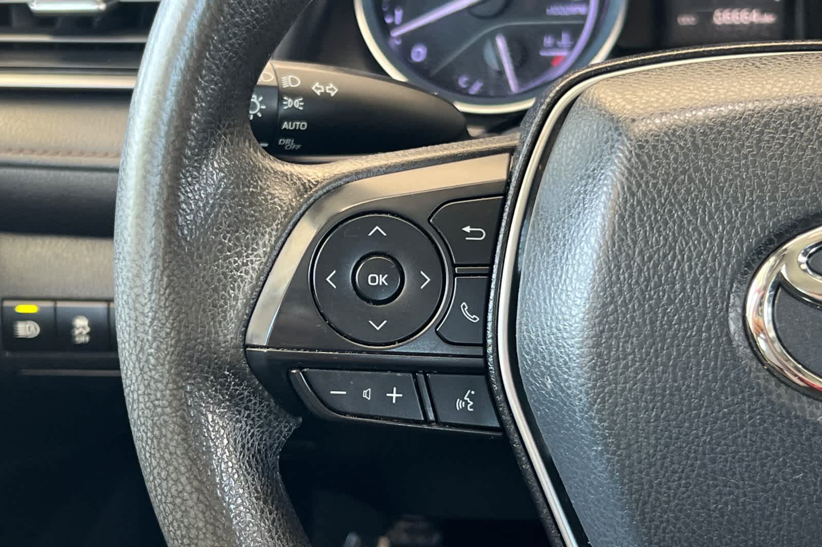 Thumbnail: 2020 Toyota Camry - 23