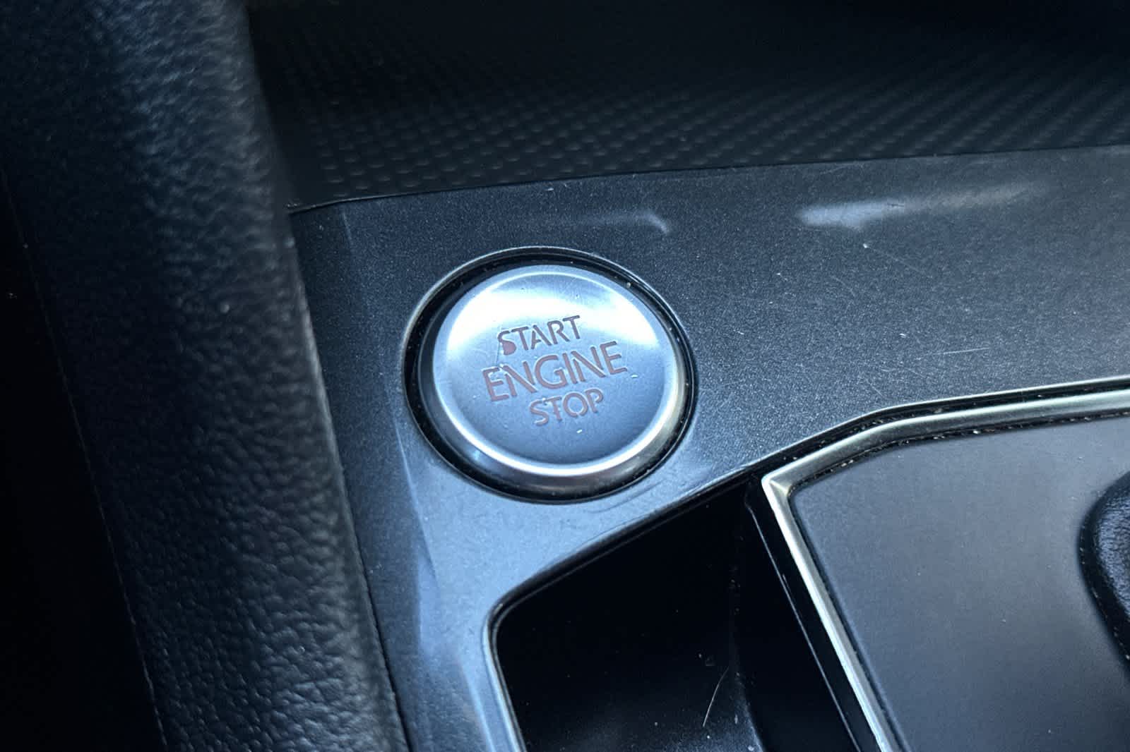 Thumbnail: 2018 Volkswagen Tiguan - 25