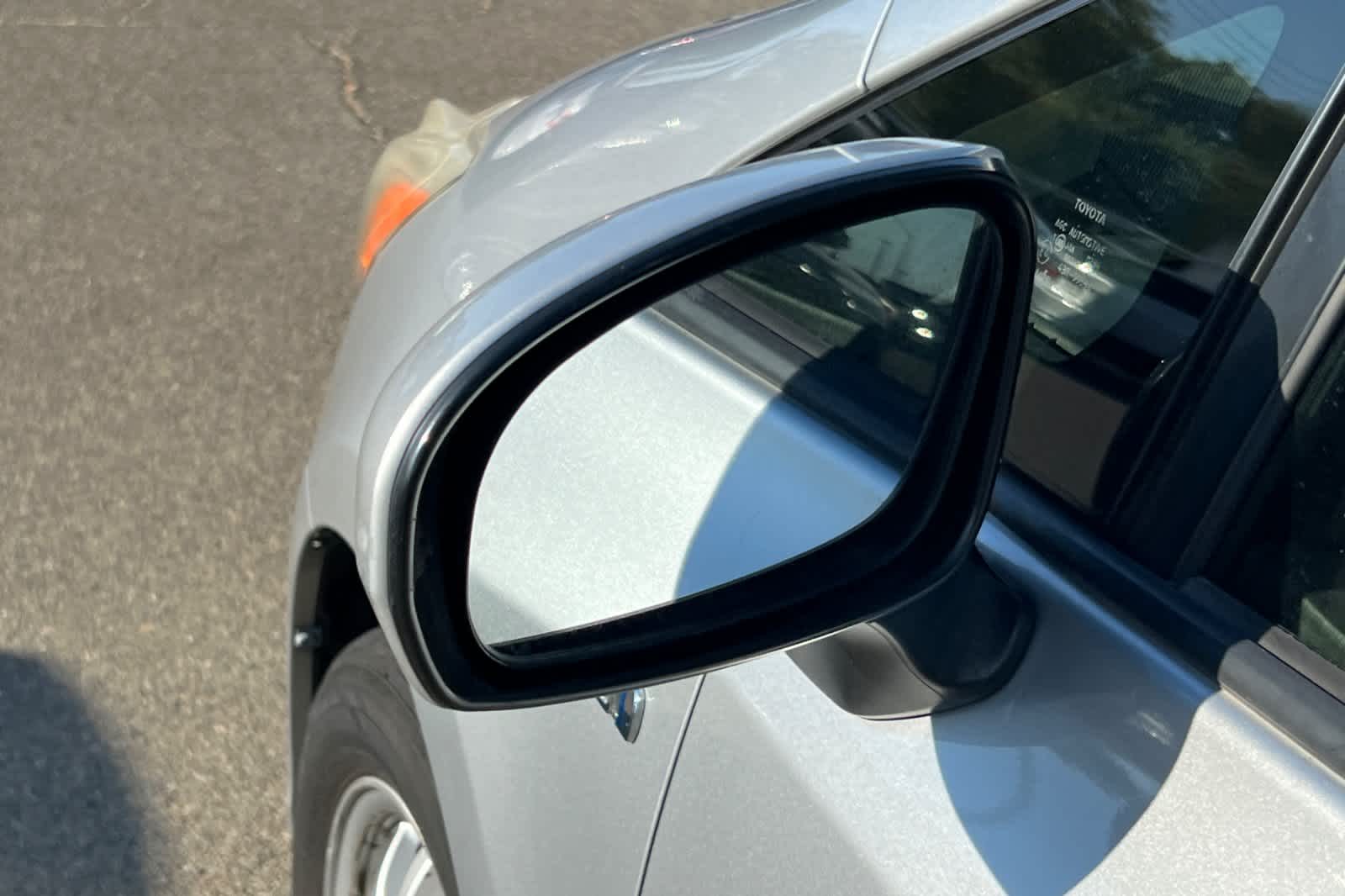 Thumbnail: 2013 Toyota Prius v - 18