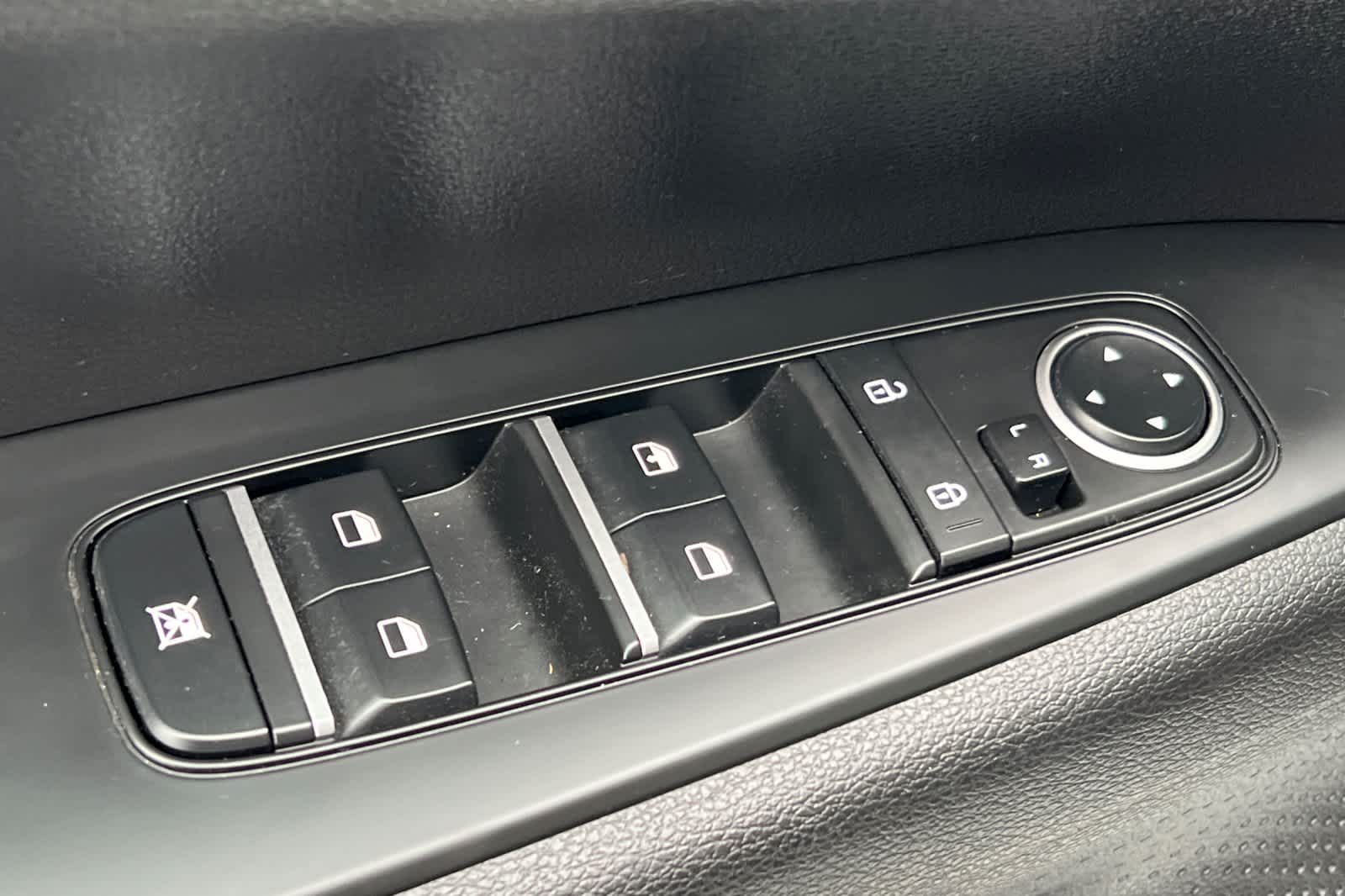 Thumbnail: 2023 Kia Forte - 13