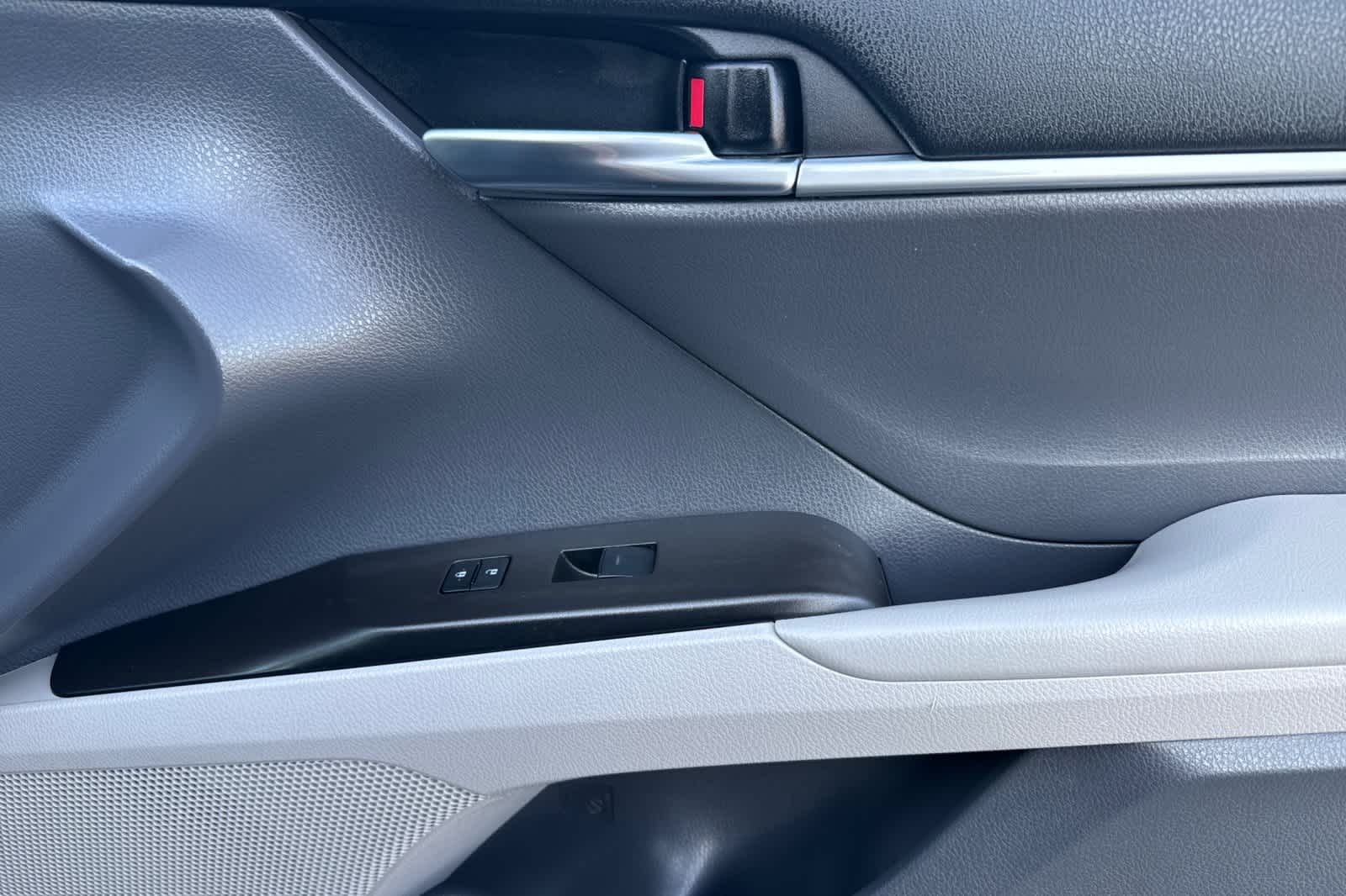 Thumbnail: 2023 Toyota Camry - 17