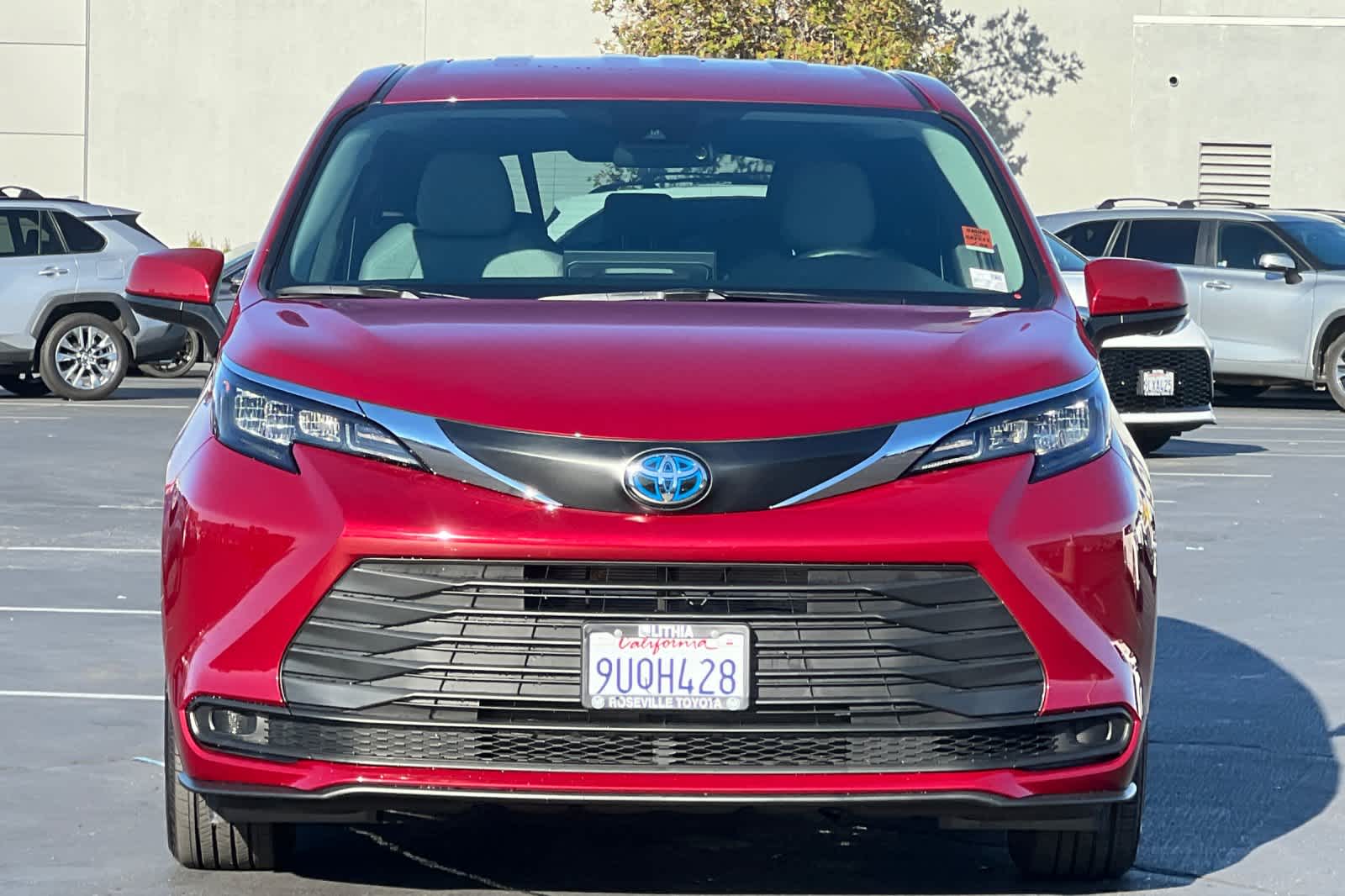 Thumbnail: 2025 Toyota Sienna - 10