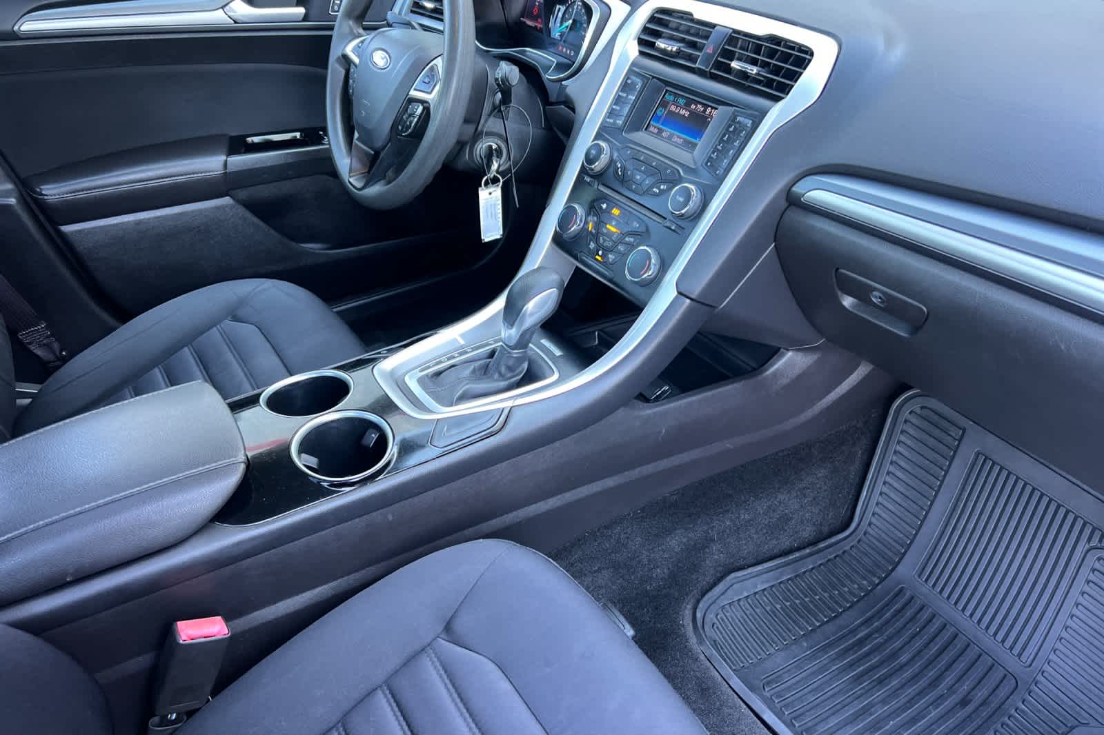Thumbnail: 2013 Ford Fusion - 16