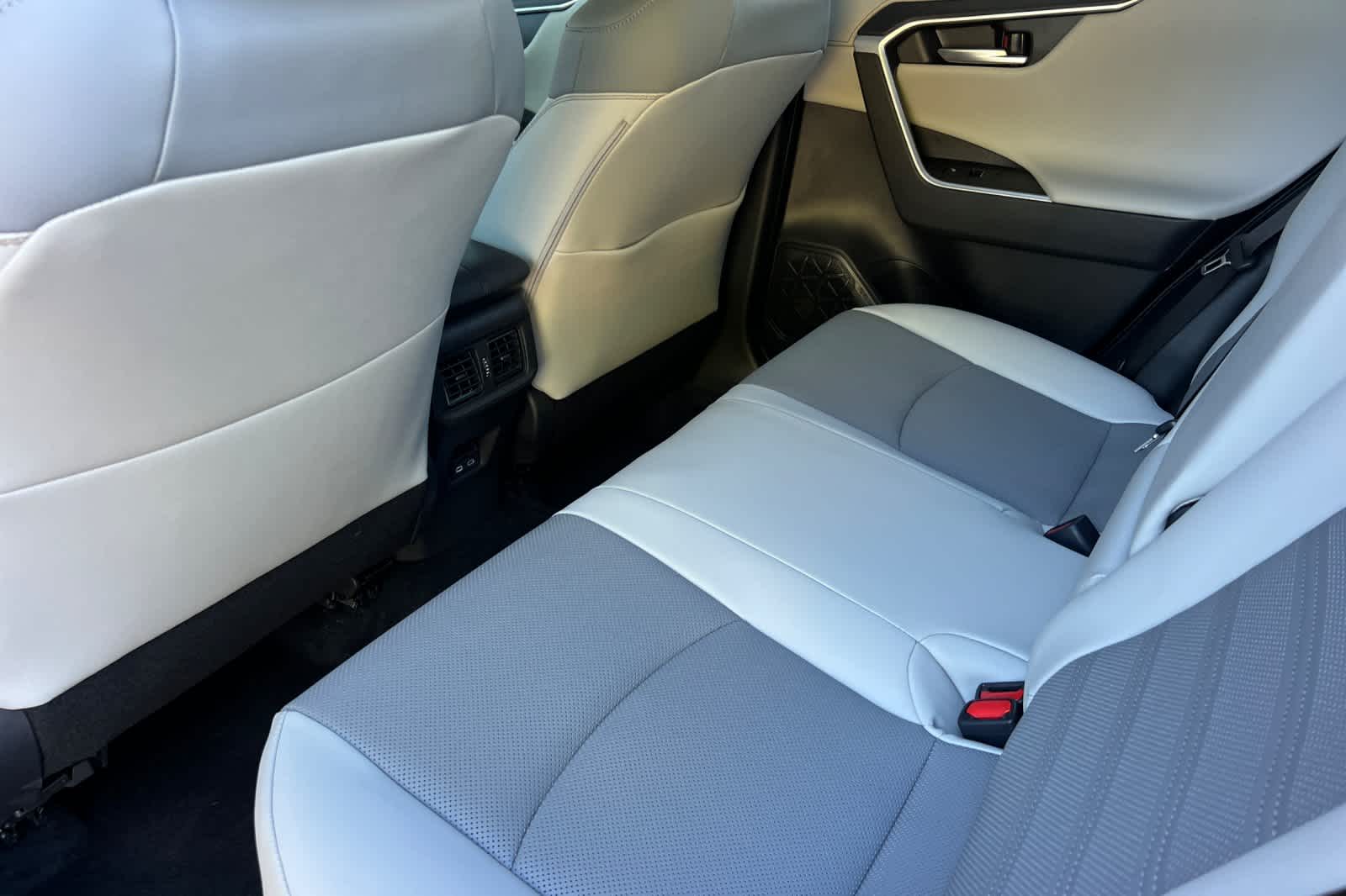 Thumbnail: 2025 Toyota RAV4 - 4