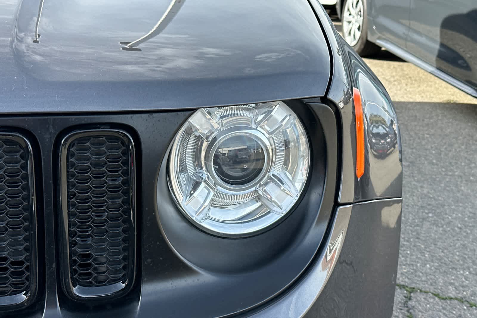 Thumbnail: 2018 Jeep Renegade - 10