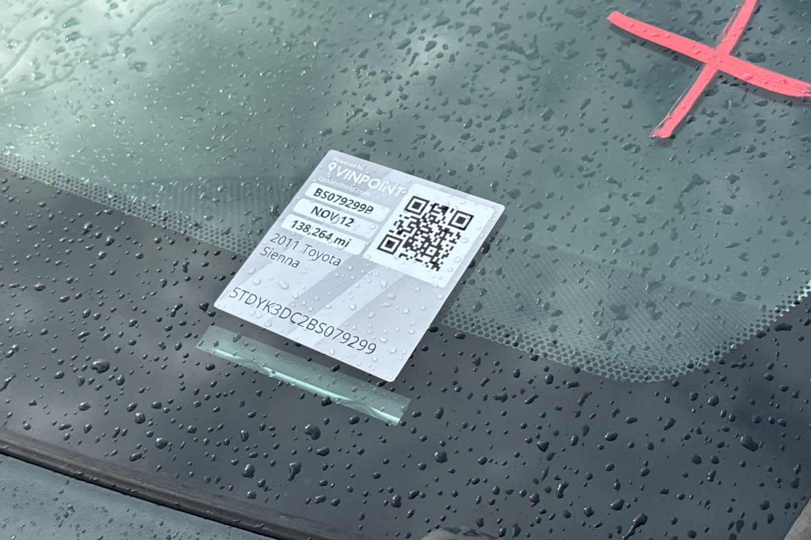 Thumbnail: 2011 Toyota Sienna - 23