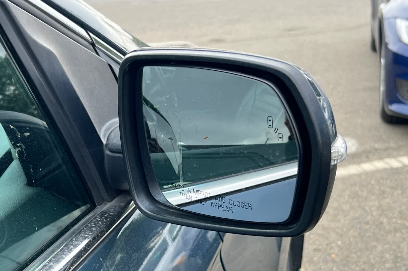 Thumbnail: 2016 Ford Edge - 16