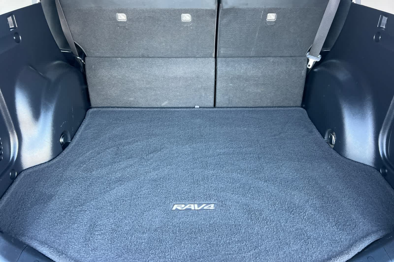 Thumbnail: 2013 Toyota RAV4 - 15