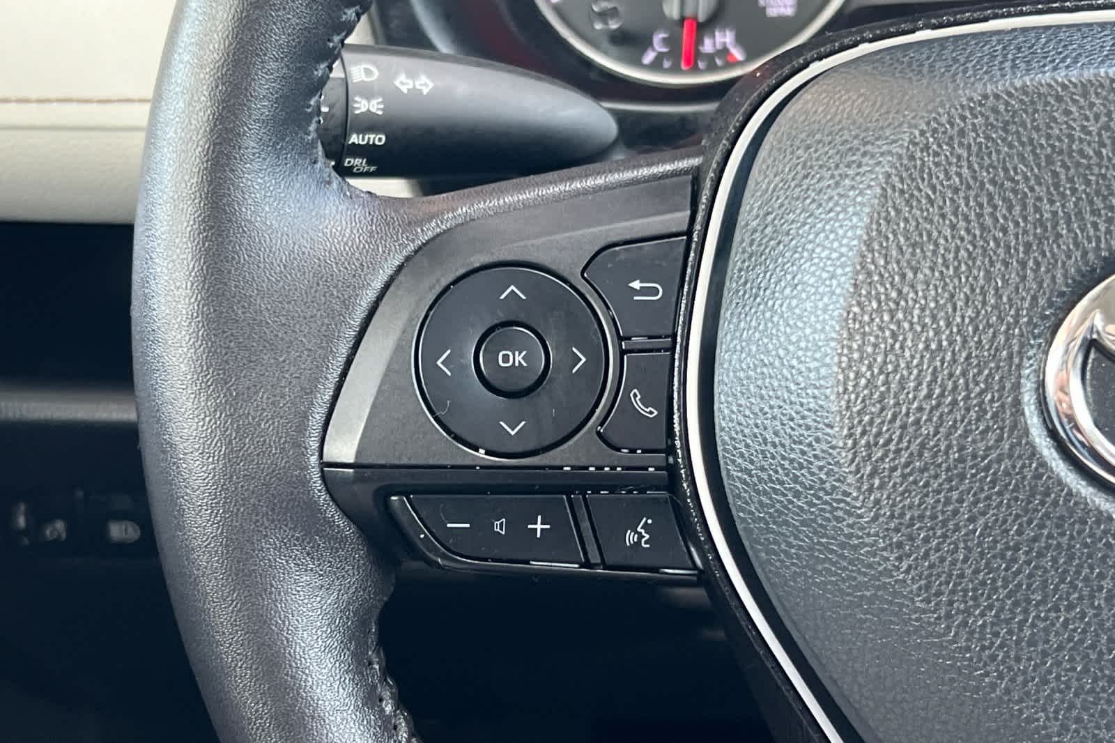 Thumbnail: 2022 Toyota RAV4 - 26