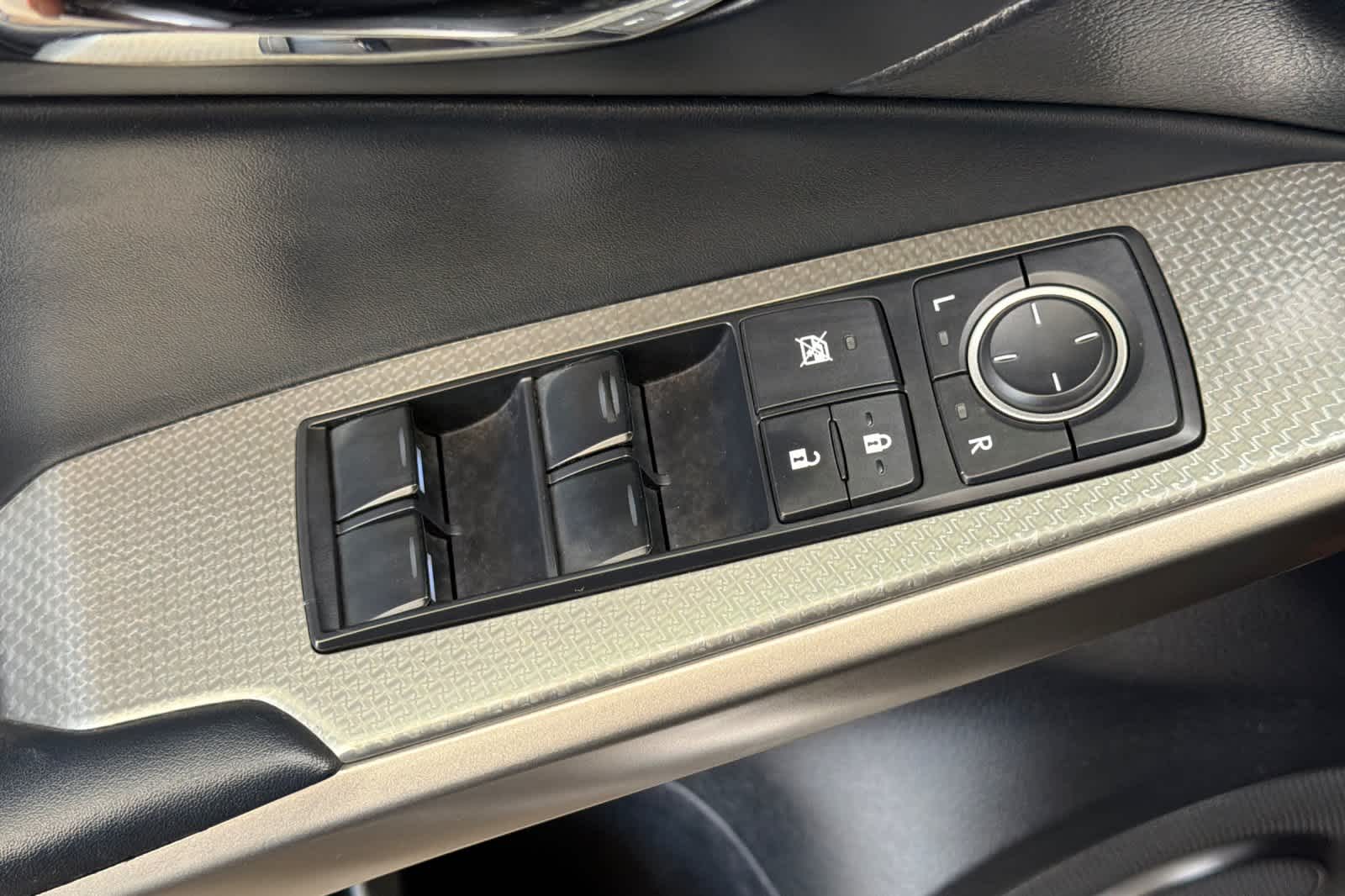 Thumbnail: 2014 Lexus IS - 13