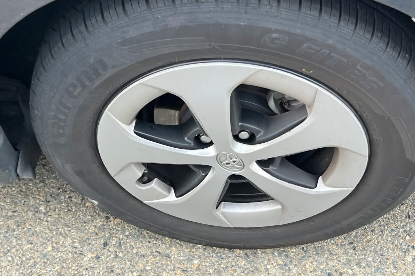 Thumbnail: 2014 Toyota Prius - 18