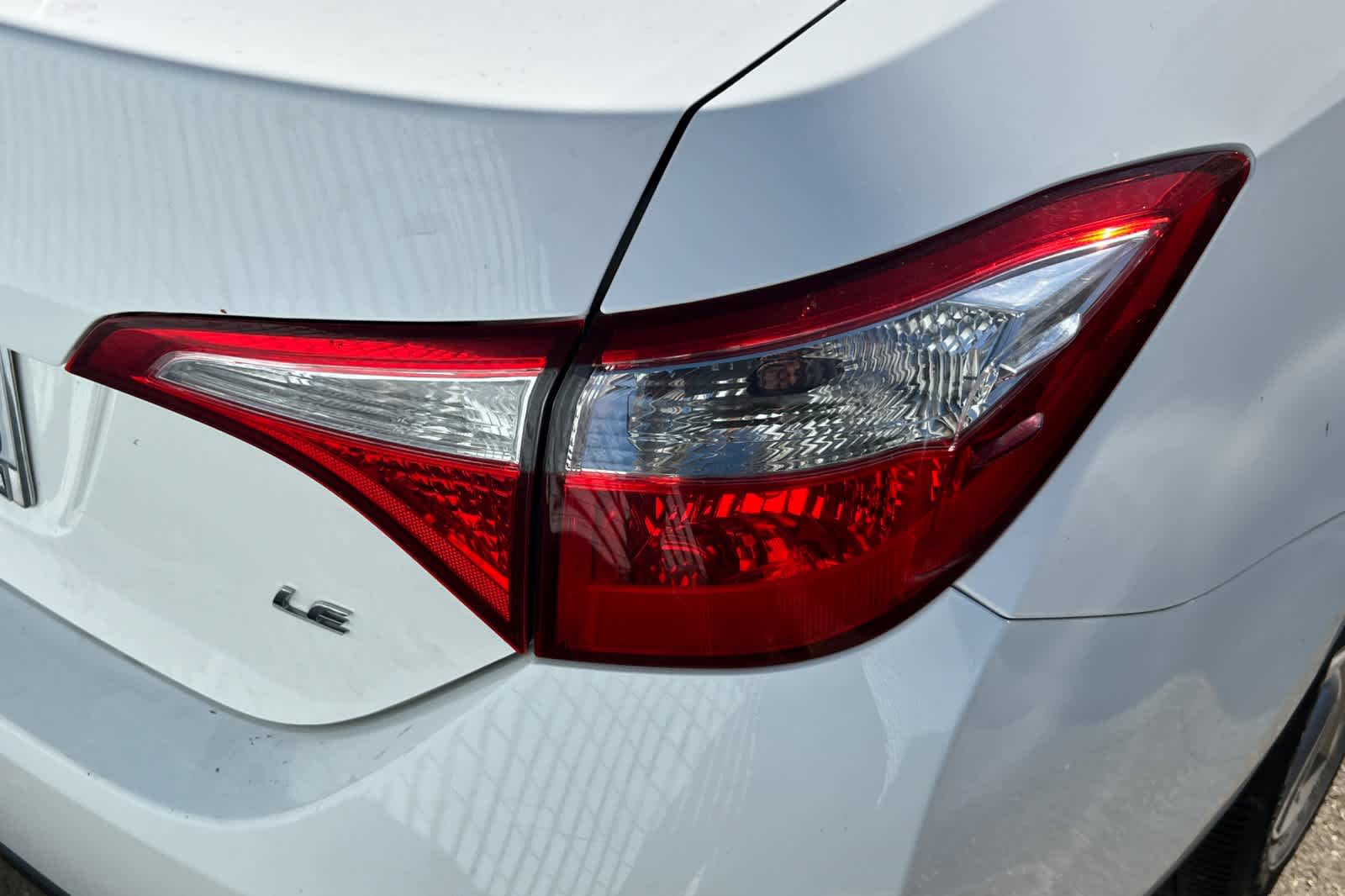 Thumbnail: 2015 Toyota Corolla - 17