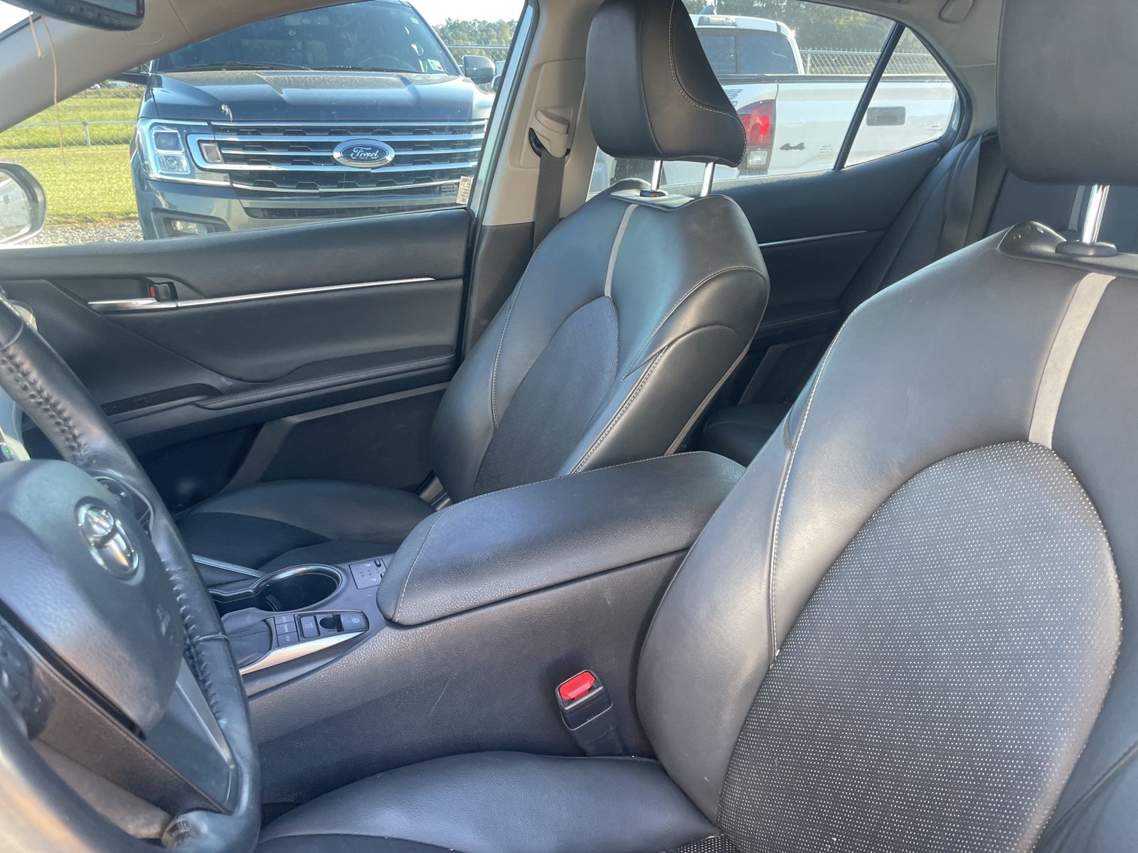 2021 Toyota Camry XSE photo 4