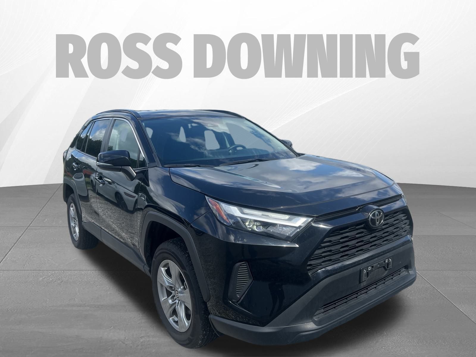 2024 Toyota RAV4 XLE photo 3