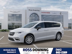 2026 Chrysler Pacifica Select Passenger Van