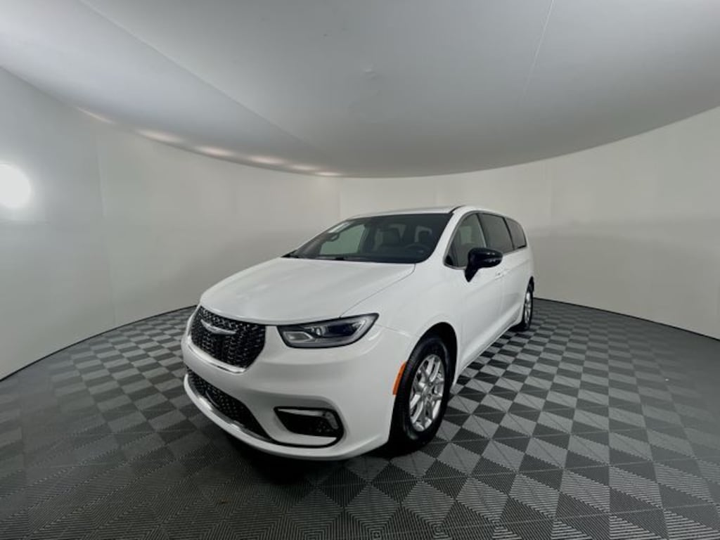 New 2026 Chrysler Pacifica SELECT Passenger Van