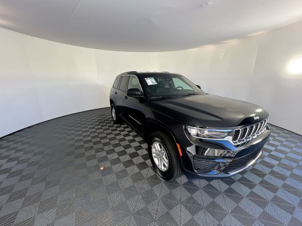 New 2025 Jeep Grand Cherokee LAREDO 4X2 Sport Utility