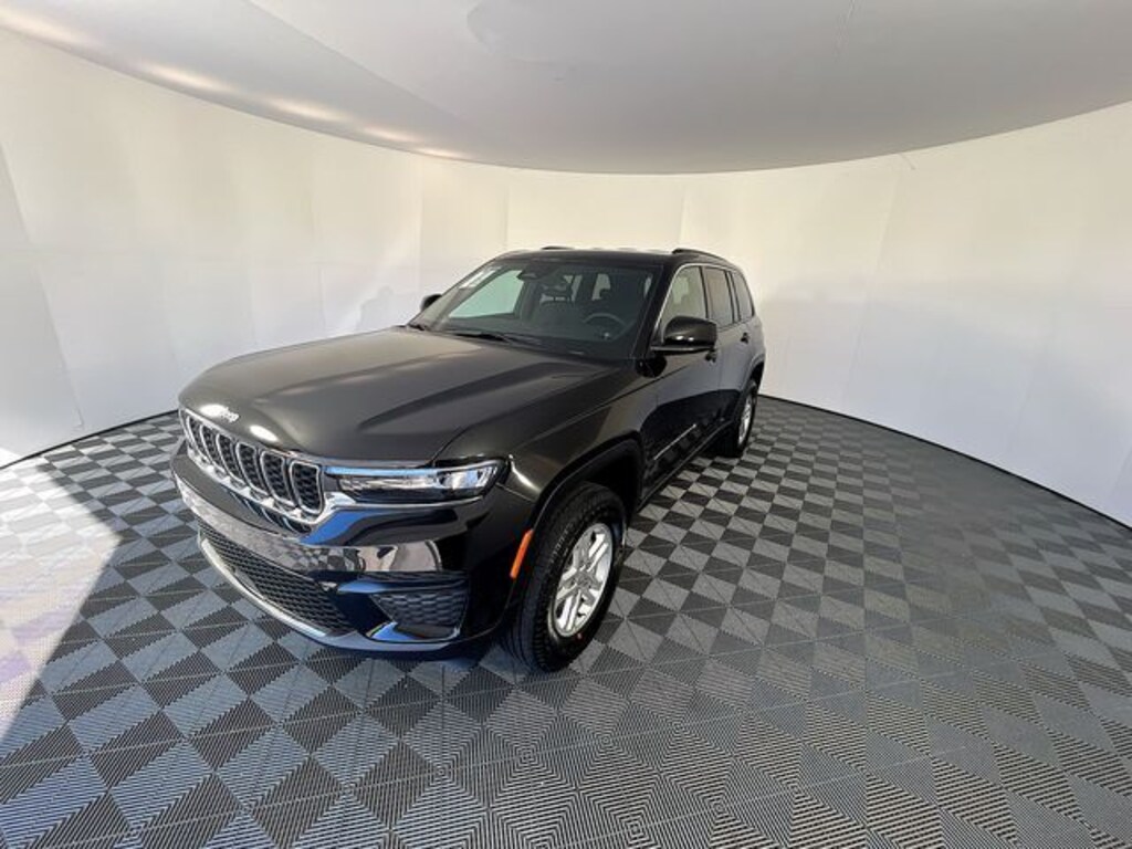 New 2025 Jeep Grand Cherokee LAREDO 4X2 Sport Utility
