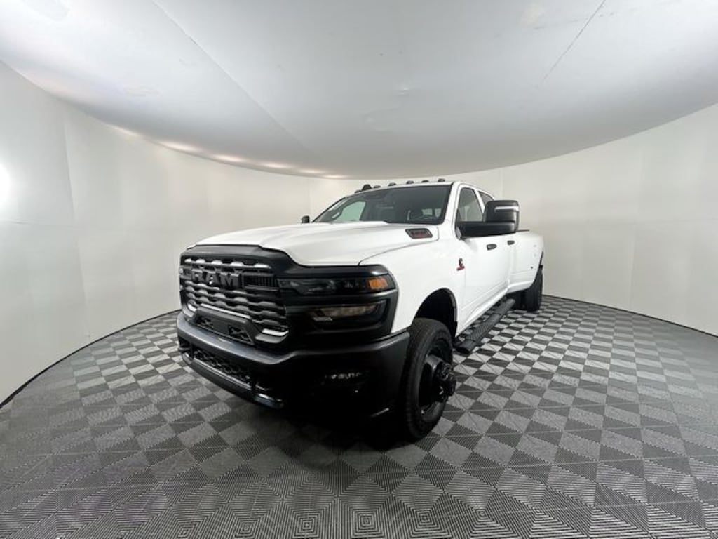 New 2026 Ram 3500 TRADESMAN CREW CAB 4X4 8' BOX Pickup